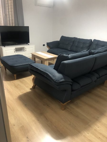 Tirane, jepet me qera apartament 2+1+Ballkon, Kati 2, 98 m² 450 € (Rajoni Nr 4 Rruga Dibres)