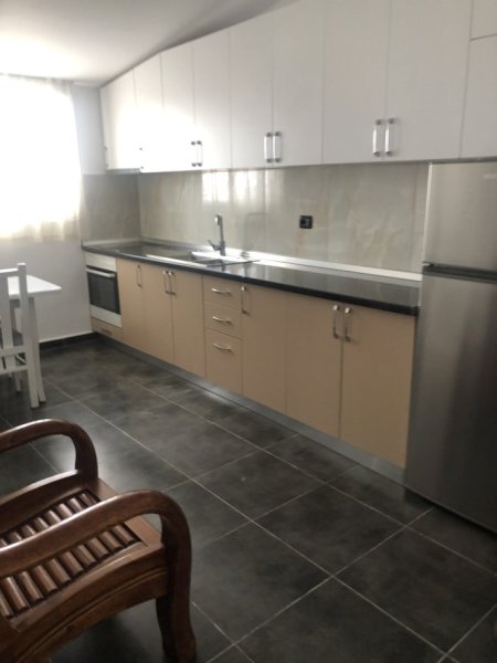 Tirane, jepet me qera apartament 1+1+Ballkon, Kati 2, 80 m² 400 € (Rruga e Dibres)