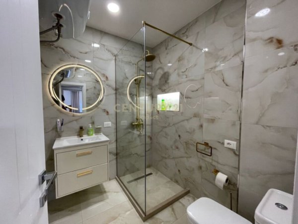 Tirane, jepet me qera apartament 2+1, Kati 4, 102 m² 800 € (Zogu i zi)
