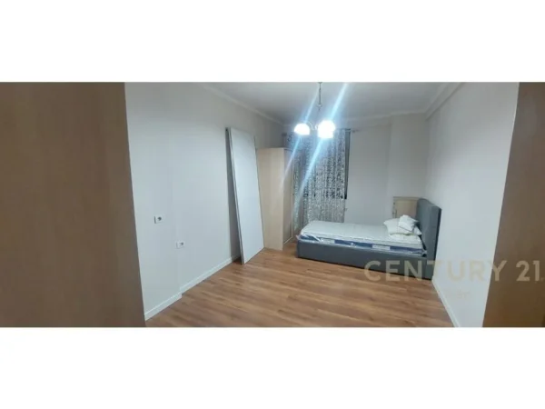 Tirane, jepet me qera apartament 2+1, Kati 1, 120 m² 500 € (Don Bosco)