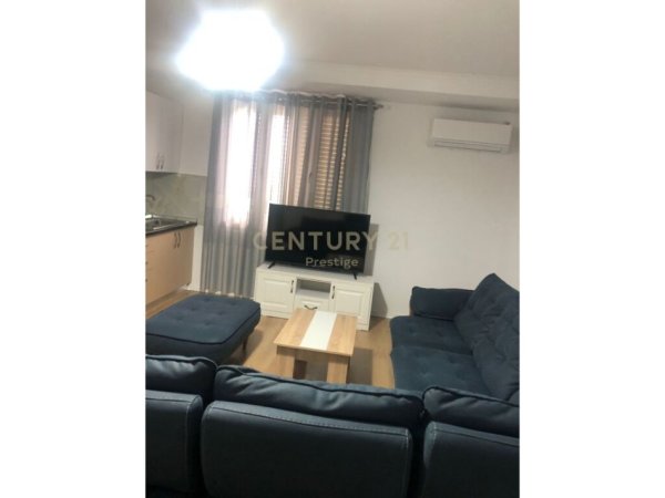 Tirane, jepet me qera apartament 2+1, Kati 2, 100 m² 450 € (Rruga e Dibres)