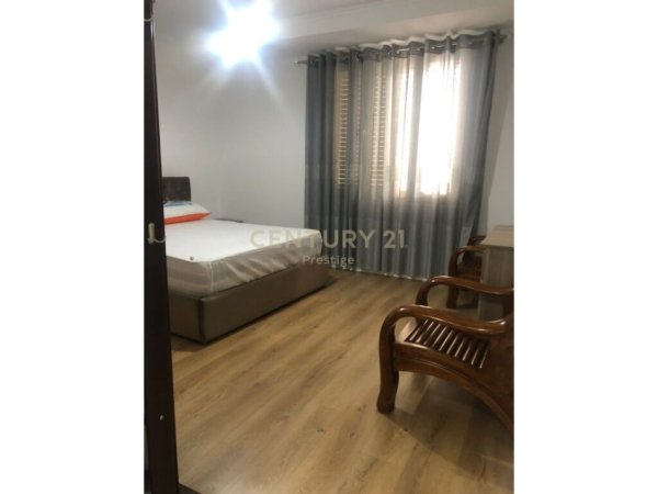 Tirane, jepet me qera apartament 2+1, Kati 2, 100 m² 450 € (Rruga e Dibres)