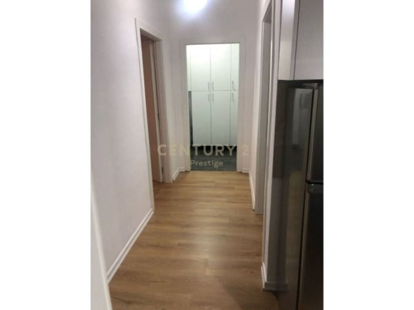 Tirane, jepet me qera apartament 2+1, Kati 2, 100 m² 450 € (Rruga e Dibres)