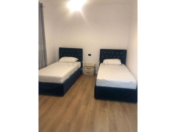 Tirane, jepet me qera apartament 2+1, Kati 2, 100 m² 450 € (Rruga e Dibres)