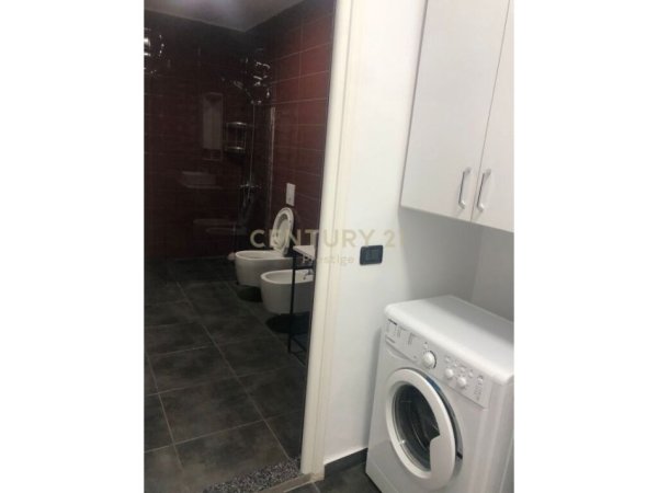 Tirane, jepet me qera apartament 2+1, Kati 2, 100 m² 450 € (Rruga e Dibres)