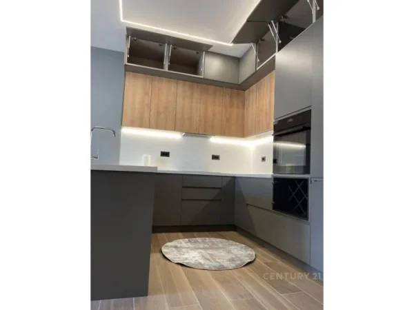 Tirane, jepet me qera apartament 2+1+Ballkon, Kati 2, 104 m² 1,500 € (Rezidenca Teg)