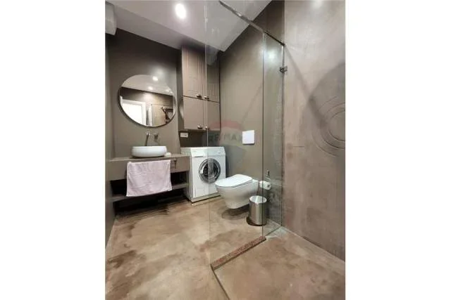 Tirane, jepet me qera apartament 2+1+BLK 100 m² 850 Euro