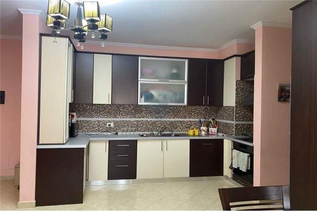 Apartament 2+1+BLK Kati 3, 113 m² 500 Euro (Don Bosko - Prane Credins Bank)