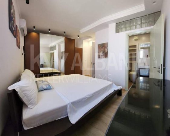 Tirane, jepet me qera apartament 2+1 Kati 9, 90 m² 650 Euro (Islam Alla)