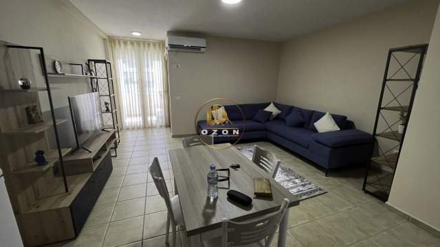 Tirane, jepet me qera apartament 1+1+BLK Kati 7, 75 m² 600 Euro (Ish Ekspozita)