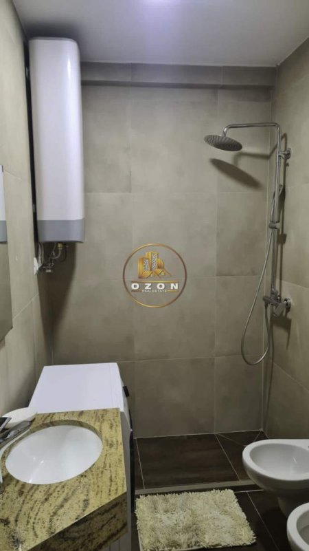 Tirane, jepet me qera apartament 1+1+BLK Kati 7, 75 m² 600 Euro (Ish Ekspozita)