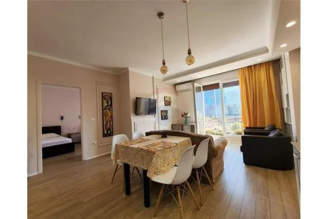 Tirane, jepet me qera apartament 2+1+BLK 100 m² 850 Euro