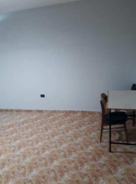 Tirane, jepet me qera apartament 2+1+BLK Kati 2, 100 m² 300 Euro (Rr Todi shkurti)