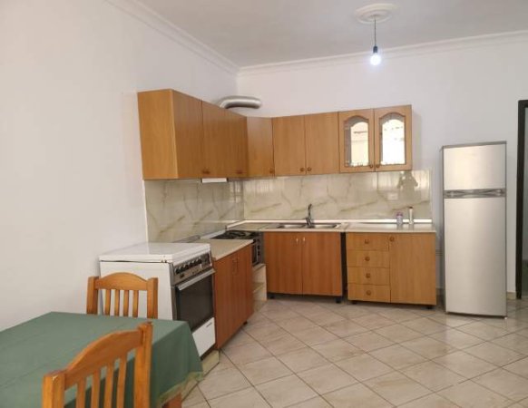 Vlore, jap me qera apartament ne plazh 1+1 Kati 1, 74 m² 3.500 Leke (Cameria)