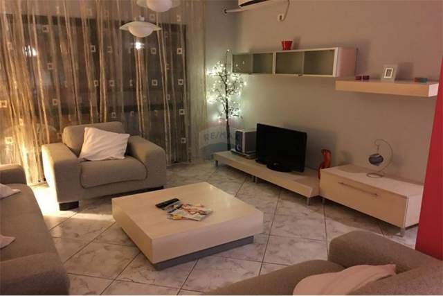 Tirane, jepet me qera apartament 1+1 Kati 2, 80 m² 500 Euro (liceu artistik)