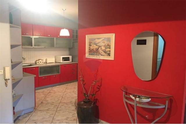 Tirane, jepet me qera apartament 1+1 Kati 2, 80 m² 500 Euro (liceu artistik)