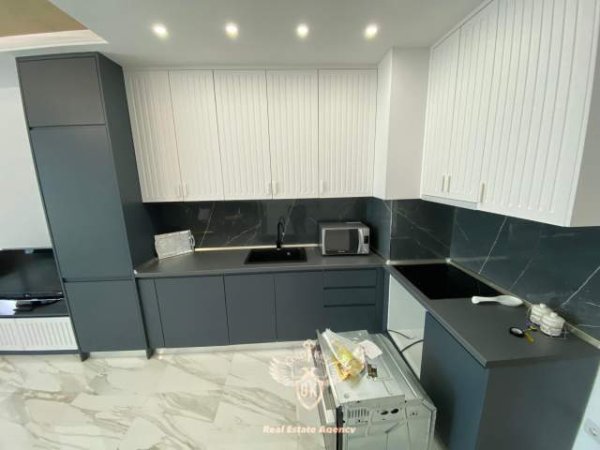 Durres, jap me qera apartament 1+1+A+BLK Kati 19, 94 m² 500 Euro (VOLLGA)