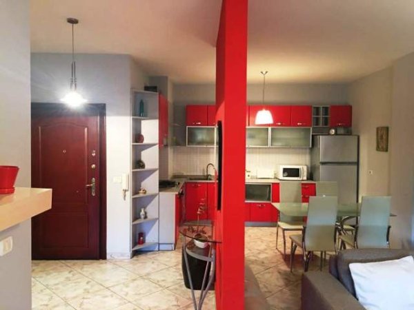 Tirane, jepet me qera apartament 1+1+A+BLK Kati 4, 90 m² 500 Euro (Themistokli Germenji)