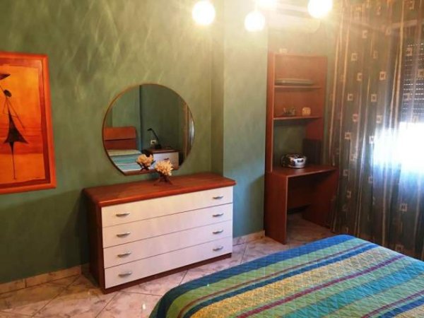 Tirane, jepet me qera apartament 1+1+A+BLK Kati 4, 90 m² 500 Euro (Themistokli Germenji)