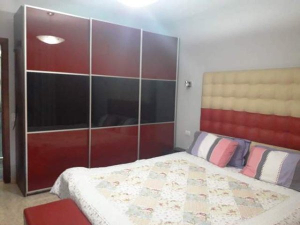 Tirane, jepet me qera apartament 2+1+A+BLK Kati 6, 120 m² 600 Euro (komuna e parisit)