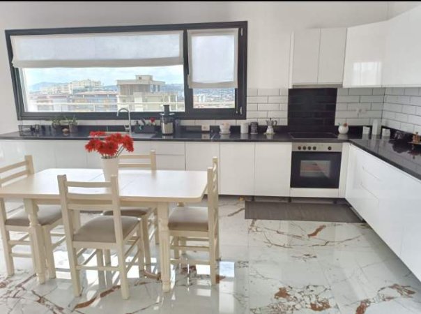 Fier, jepet me qera apartament 2+1+BLK Kati 10, 120 m² 200 Euro (rruga e semanit)