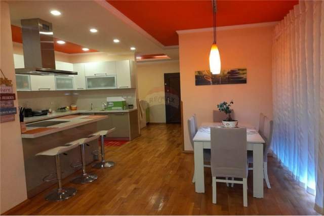 Tirane, shitet apartament 4+1+A+BLK Kati 4, 178 m² 120.000 Euro (Kamez)