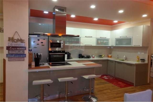 Tirane, shitet apartament 4+1+A+BLK Kati 4, 178 m² 120.000 Euro (Kamez)