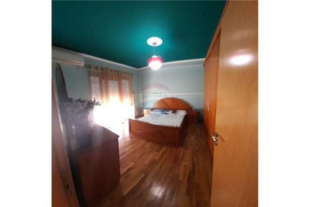 Tirane, shitet apartament 4+1+A+BLK Kati 4, 178 m² 120.000 Euro (Kamez)
