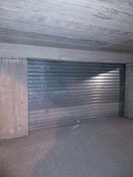 Tirane, jepet me qera garazh Kati -2, 26 m² 75 Euro (ISLAM ALLA)