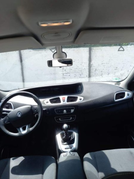 Tirane, shes makine Renault Scenic Viti 2008, 3.800 Euro