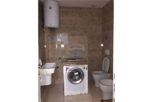 Tirane, jepet me qera apartament 2+1 Kati 1, 85 m² 400 Euro (don bosko)