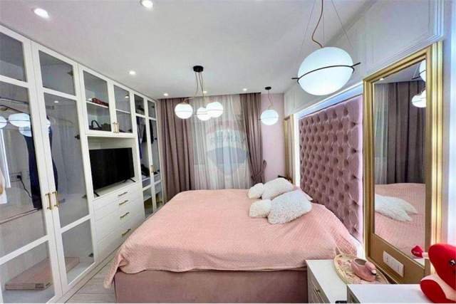 Tirane, jepet me qera apartament Kati 3, 137 m² 1.300 Euro (zef jubani)