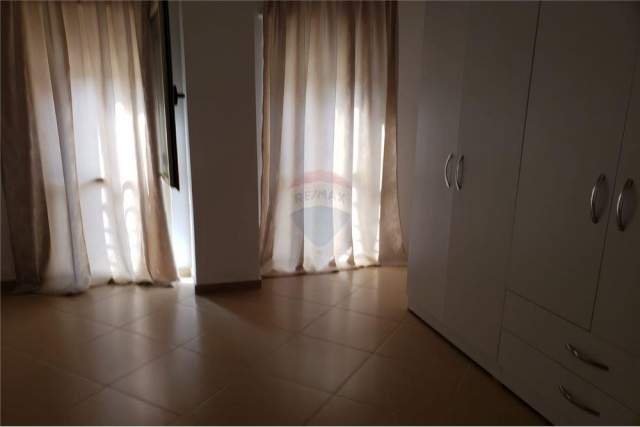 Tirane, jepet me qera apartament 3+1 Kati 2, 115 m² 450 Euro (DON BOSKO)