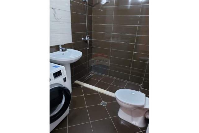 Tirane, jepet me qera apartament 3+1+A+BLK Kati 2, 115 m² 450 Euro (Don Bosko)
