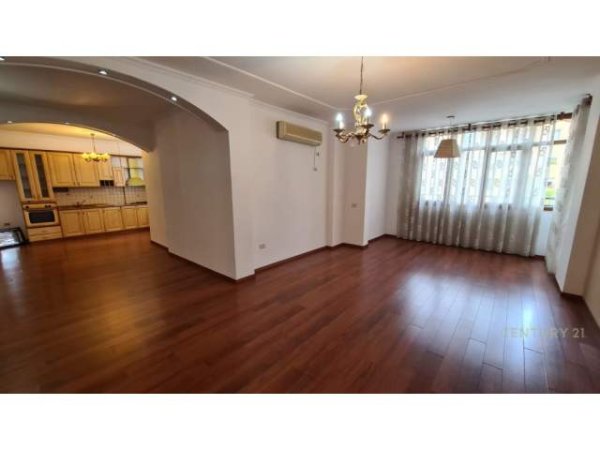 SHITET APARTAMENT 2+1+2 TE BULEVARDI ZOGU I PARE! Kati 2, 125 m² 200.000 Euro (Bulevardi Zogu I)