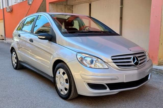 Okazion benz b180 kambio automat me 170000km ne gjendje perfekte