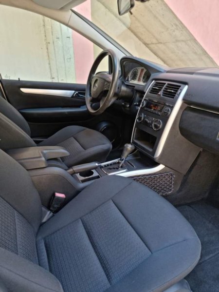 Okazion benz b180 kambio automat me 170000km ne gjendje perfekte