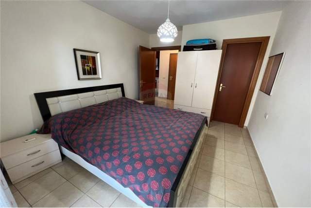 Tirane, jepet me qera apartament 2+1 Kati 1, 90 m² 400 Euro (Rruga Haxhi Hysen Dalliu)