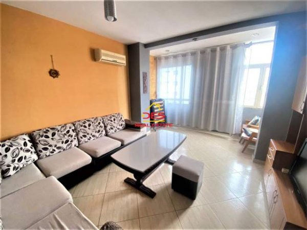 Tirane, jepet me qera apartament 1+1+BLK Kati 8, 60 m² 350 Euro (Rruga Shefqet Musarai)