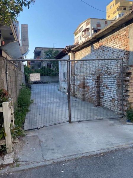 Tirane, shes truall 225 m² tek 21 Dhjetori mbrapa hotel Mondial