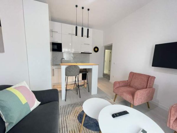 Tirane, jepet me qera apartament 2+1 95 m² 550 Euro (Qender)