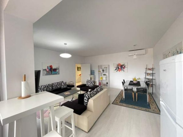 Tirane, jepet me qera apartament 2+1 Kati 6, 95 m² 450 Euro (Qender)