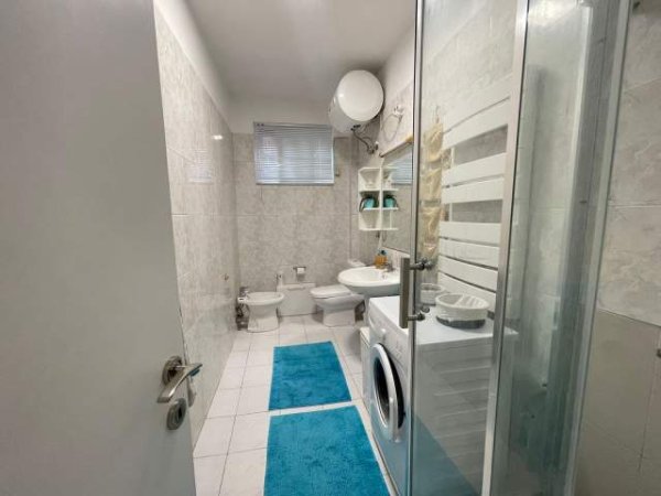 Tirane, jepet me qera apartament 2+1 Kati 6, 95 m² 450 Euro (Qender)