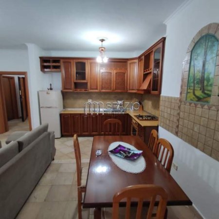 Tirane, jepet me qera apartament 2+1+BLK Kati 3, 130 m² 600 Euro (Rruga Kostandin Kristoforidhi)