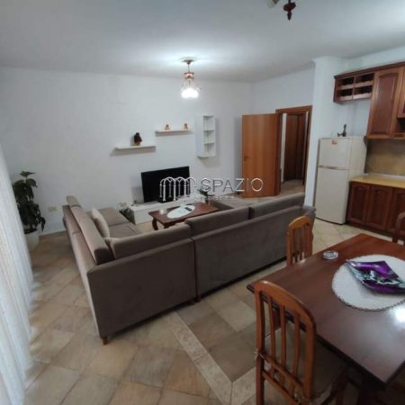 Tirane, jepet me qera apartament 2+1+BLK Kati 3, 130 m² 600 Euro (Rruga Kostandin Kristoforidhi)