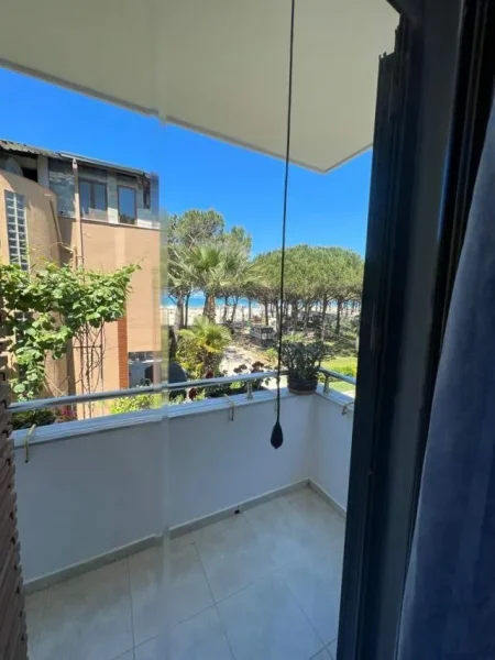 Qerret, jap me qera per pushime Vile ne bregdet tek kompleksi Diell (Rruga e fshatrave turistike)