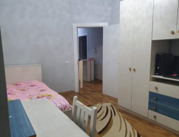 Tirane, jepet me qera apartament 2+1 Kati 2, 86 m² 450 Euro (Rruga Bill klinton)