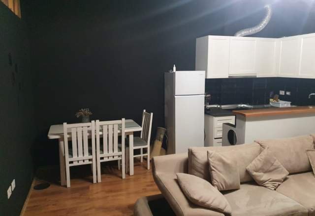Tirane, jepet me qera apartament 2+1 Kati 2, 86 m² 450 Euro (Rruga Bill klinton)