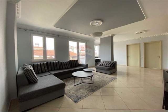 Tirane, jepet me qera apartament 2+1 Kati 4, 95 m² 450 Euro (KODRA DIELLIT)