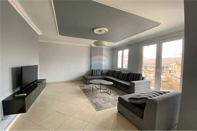 Tirane, jepet me qera apartament 2+1 Kati 4, 95 m² 450 Euro (KODRA DIELLIT)